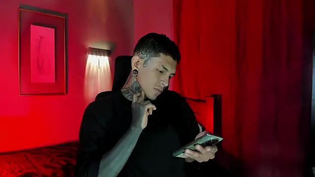 Travistanner 28 online show from March 2026 05:57:02 PM