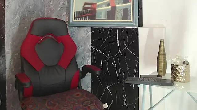 FRAN DESS online show from April 2026 08:59:01 PM