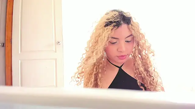 ScarlettDuran online show from October 2025 09:27:01 PM