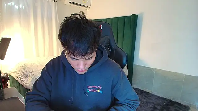 man dur07 online show from December 2025 07:48:02 PM