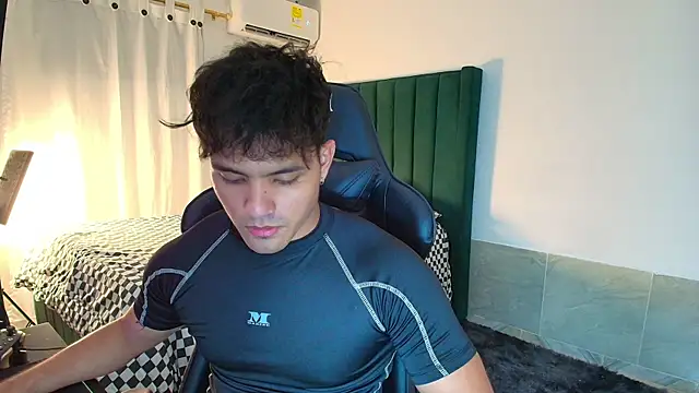 Snapshot of man_dur07 chatting on December 2025 12:06:01 AM man dur07 online show from December 2025 12:06:01 AM