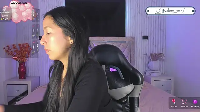 Valery wang online show from November 2025 12:00:02 PM