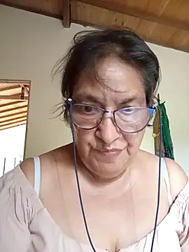 florecita69 online show from October 2025 08:32:02 PM