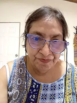 florecita69 online show from October 2025 02:18:02 PM