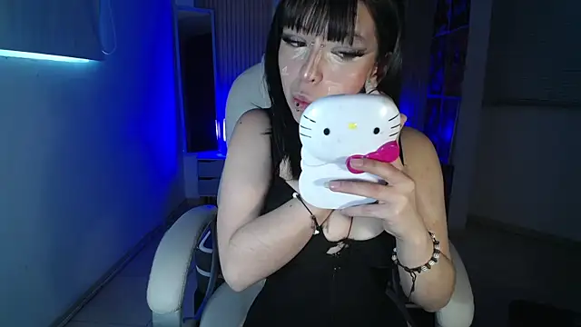 kittyhouse hs online show from October 2025 10:22:02 PM