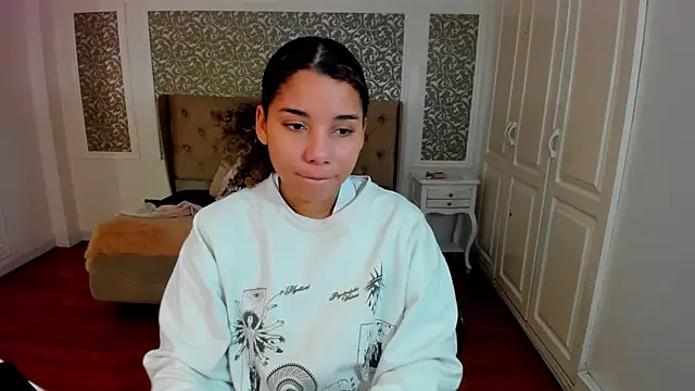 Snapshot of Mayaa_ross chatting on September 2025 03:57:01 AM Mayaa ross online show from September 2025 03:57:01 AM