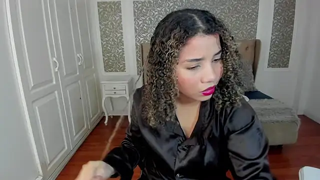 Snapshot of Mayaa_ross chatting on October 2025 02:56:02 AM Mayaa ross online show from October 2025 02:56:02 AM