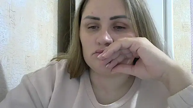 Snapshot of Honeydew-Waves chatting on December 2024 06:44:01 AM Honeydew-Waves online show from December 2024 06:44:01 AM