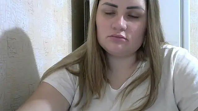 Snapshot of Honeydew-Waves chatting on December 2024 04:19:01 AM Honeydew-Waves online show from December 2024 04:19:01 AM