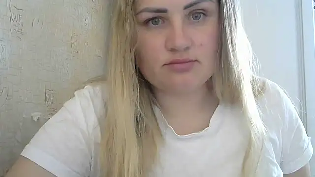 Snapshot of Honeydew-Waves chatting on May 2026 06:01:02 AM Honeydew-Waves online show from May 2026 06:01:02 AM