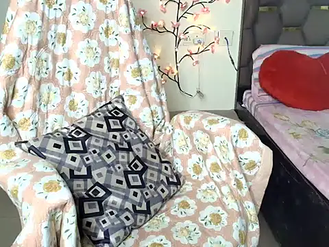 Snapshot of CUTE_princess_143 chatting on May 2026 12:56:01 PM CUTE princess 143 online show from May 2026 12:56:01 PM