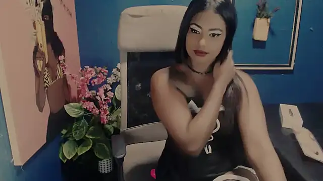 Snapshot of Littleindianmilf chatting on October 2025 09:10:01 AM Littleindianmilf online show from October 2025 09:10:01 AM