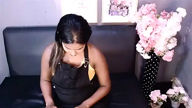 Snapshot of Littleindianmilf chatting on February 2025 07:52:02 AM Littleindianmilf online show from February 2025 07:52:02 AM