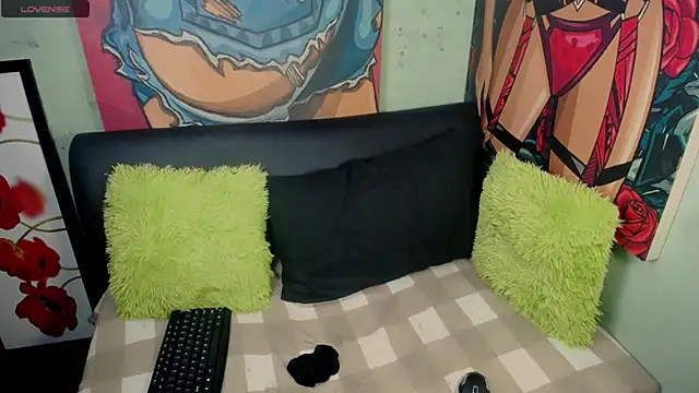 Snapshot of Littleindianmilf chatting on October 2025 10:49:02 AM Littleindianmilf online show from October 2025 10:49:02 AM