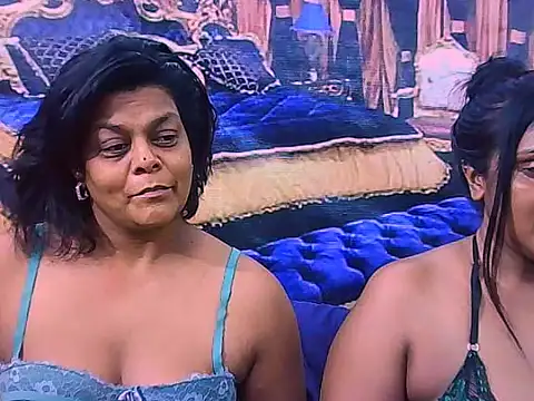 indianCherryPie online show from November 2025 10:10:02 PM