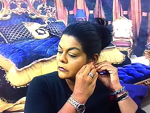 indianCherryPie online show from October 2025 05:41:01 AM