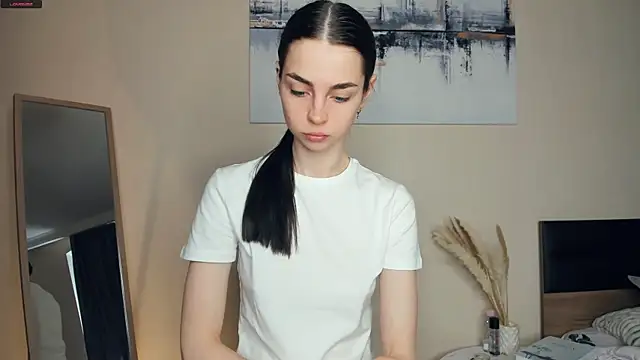 Snapshot of MaryJacksoon chatting on June 2026 07:35:01 AM MaryJacksoon online show from June 2026 07:35:01 AM
