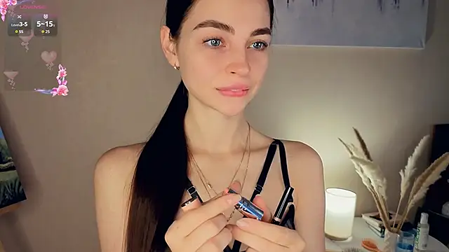 MaryJacksoon online show from October 2025 07:43:01 AM