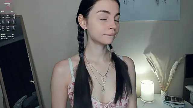 MaryJacksoon online show from November 2025 07:51:02 AM