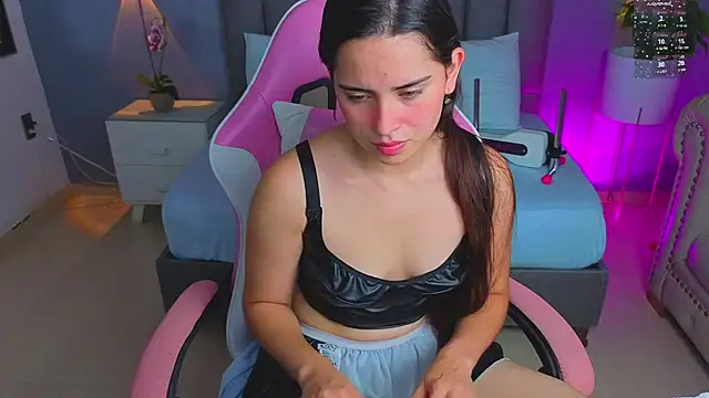 Snapshot of angelica_dymond chatting on November 2025 12:31:01 PM angelica dymond online show from November 2025 12:31:01 PM