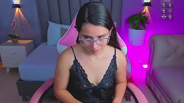 Snapshot of angelica_dymond chatting on November 2025 07:03:03 PM angelica dymond online show from November 2025 07:03:03 PM