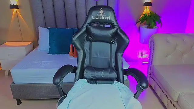 angelica dymond online show from April 2026 07:32:01 PM