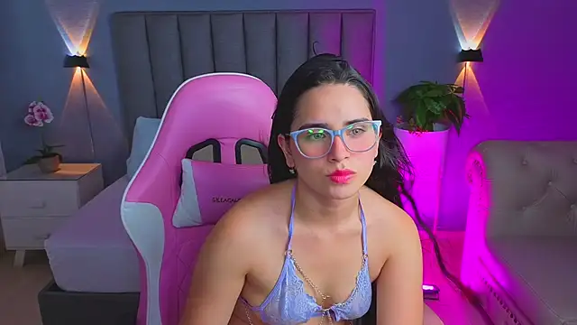 Snapshot of angelica_dymond chatting on November 2025 02:22:02 PM angelica dymond online show from November 2025 02:22:02 PM