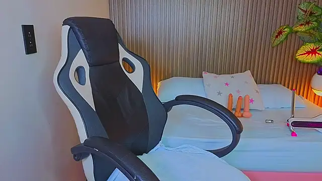 angelica dymond online show from February 2026 12:35:01 PM