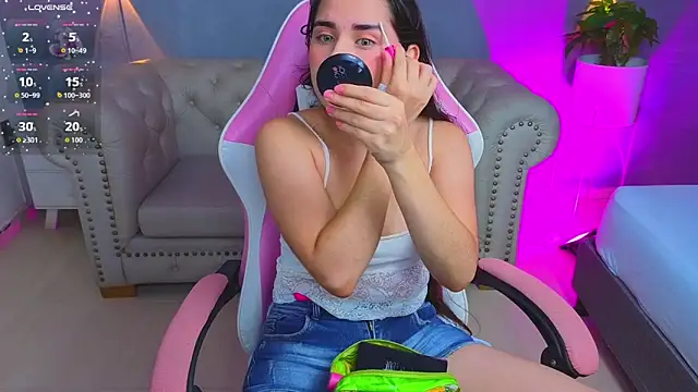 Snapshot of angelica_dymond chatting on December 2025 12:28:02 PM angelica dymond online show from December 2025 12:28:02 PM