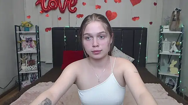 LaraPika online show from May 2026 02:56:01 PM