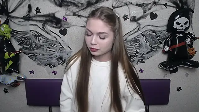 LaraPika online show from October 2025 05:02:01 PM