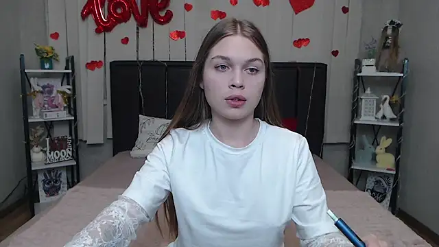 LaraPika online show from April 2026 05:03:01 AM