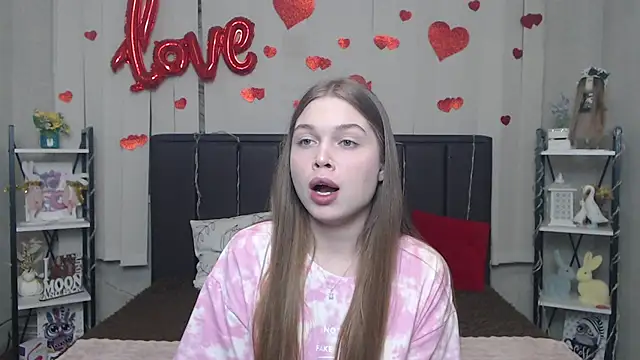 LaraPika online show from April 2026 05:03:01 AM