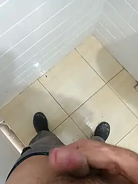 Snapshot of 1995eduardo chatting on September 2025 03:32:02 PM 1995eduardo online show from September 2025 03:32:02 PM