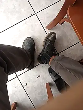 Snapshot of 1995eduardo chatting on November 2025 03:27:01 PM 1995eduardo online show from November 2025 03:27:01 PM