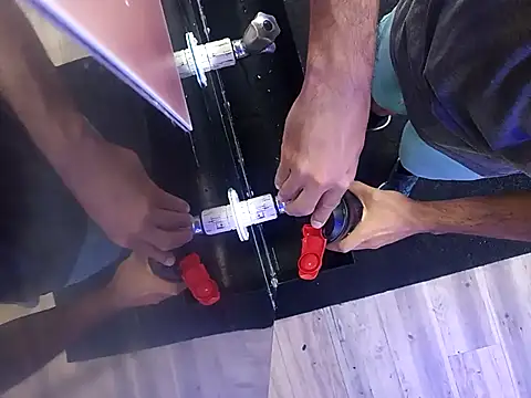 Snapshot of 1995eduardo chatting on September 2025 01:18:01 PM 1995eduardo online show from September 2025 01:18:01 PM