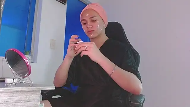 giuliana andrade online show from April 2026 12:13:02 AM