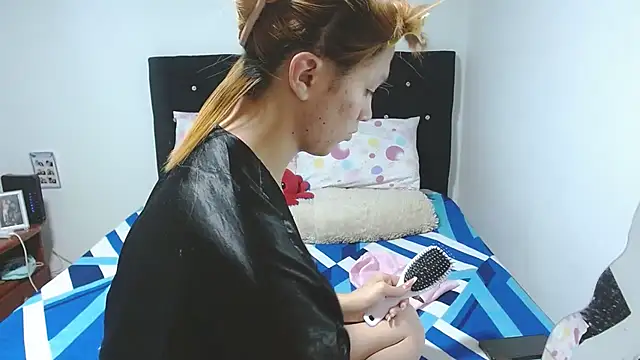 giuliana andrade online show from November 2025 12:25:01 AM