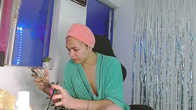 giuliana andrade online show from March 2026 01:11:01 AM