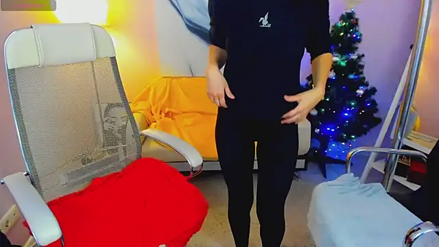 Snapshot of EricaAndPenelopa chatting on December 2024 08:49:01 PM EricaAndPenelopa online show from December 2024 08:49:01 PM