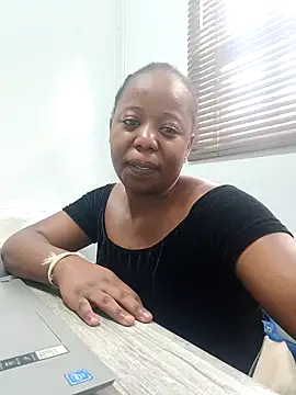 Snapshot of SWEETCLITYxxx chatting on October 2025 08:27:02 AM SWEETCLITYxxx online show from October 2025 08:27:02 AM