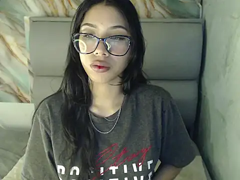 AmberJeong online show from October 2025 05:57:01 PM