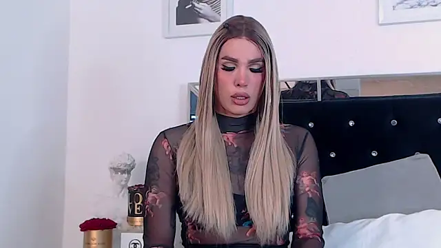 Snapshot of ZikaruRichie chatting on November 2025 01:31:01 AM ZikaruRichie online show from November 2025 01:31:01 AM