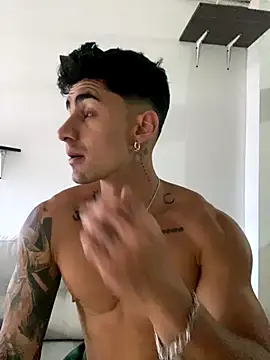 Danifornari online show from October 2025 08:19:01 PM