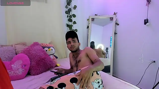 catalina and roger online show from October 2025 12:04:01 PM