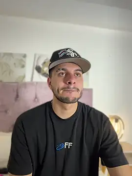 Amadeo Wild online show from April 2026 04:05:02 AM