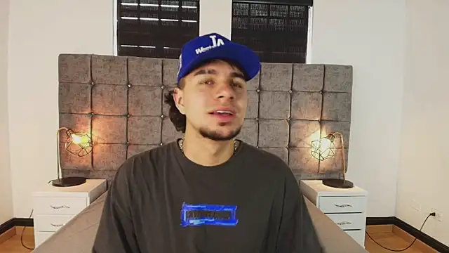 Amadeo Wild online show from March 2025 01:51:01 PM