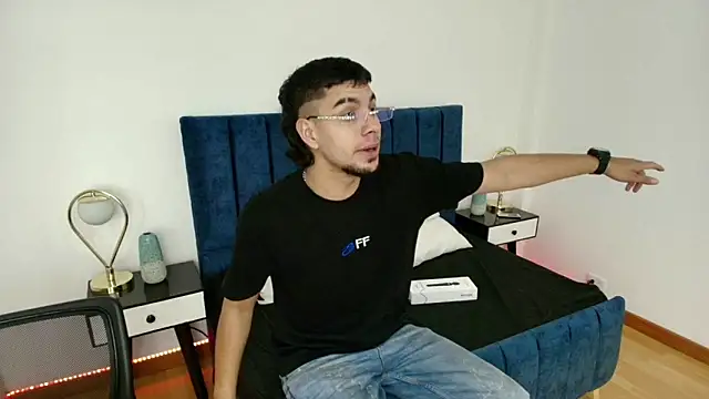 Amadeo Wild online show from March 2025 03:37:02 PM