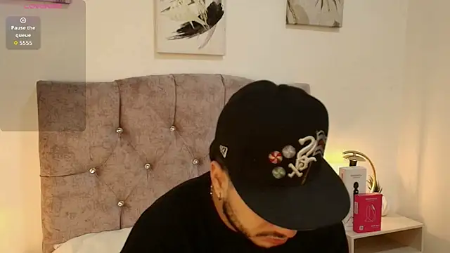 Amadeo Wild online show from April 2026 04:04:02 AM