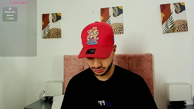 Amadeo Wild online show from September 2025 03:29:01 PM